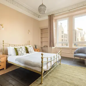Spacious 2br Leith Edimburgo