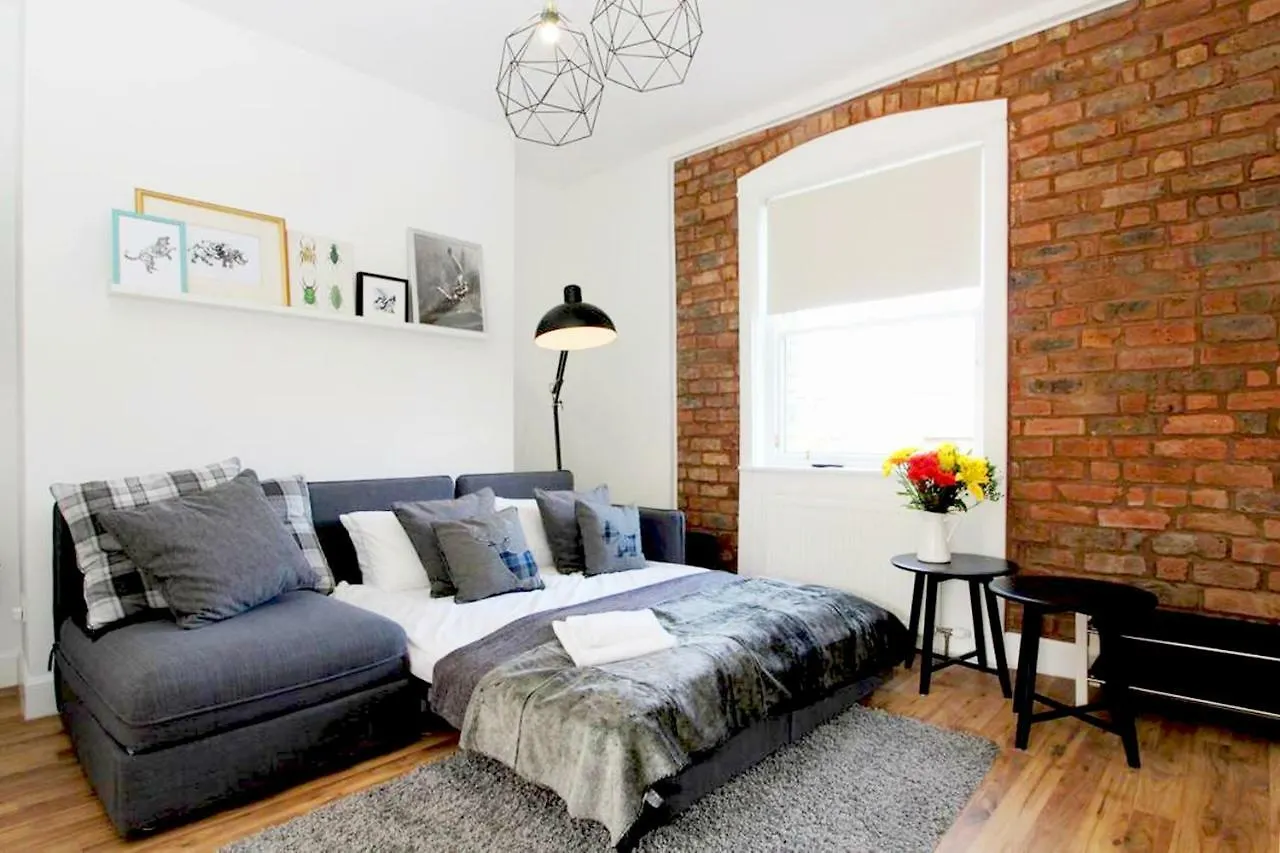 Apartamento Stylish Flat In 1860'S Listed Building Edimburgo