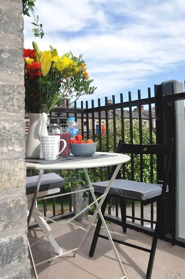 Apartamento Stylish Flat In 1860'S Listed Building Edimburgo