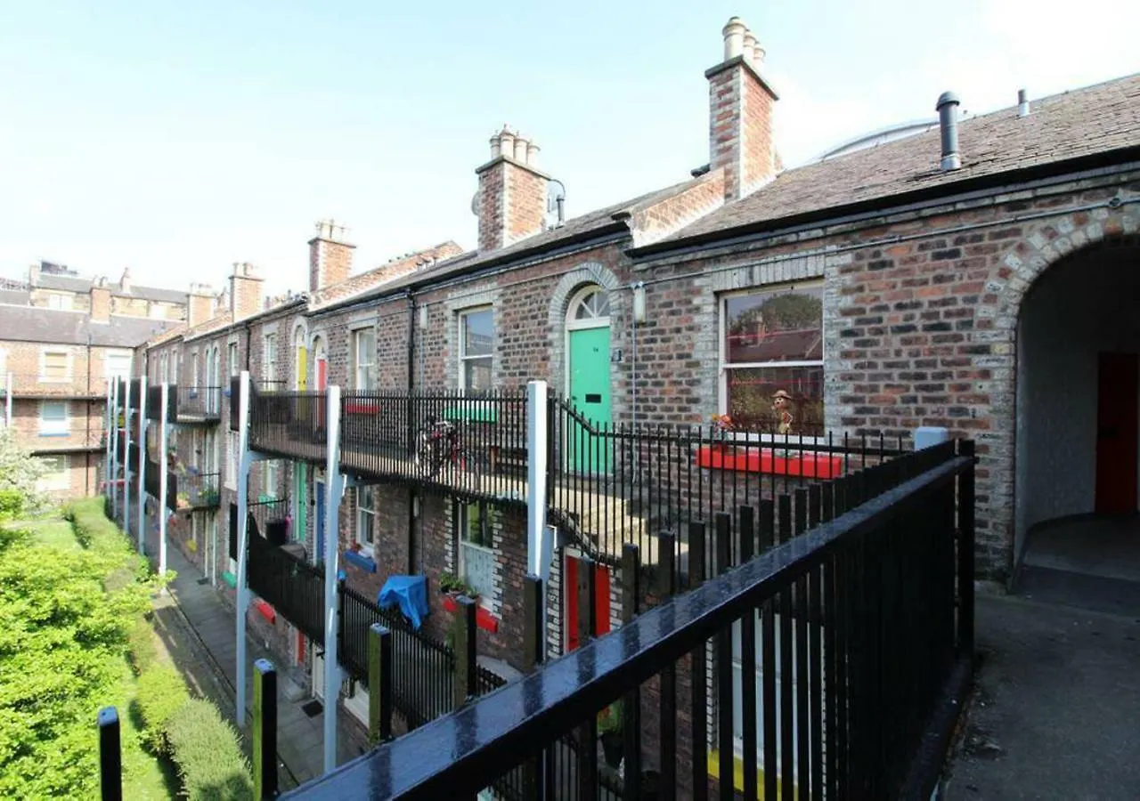 Apartamento Stylish Flat In 1860'S Listed Building Edimburgo